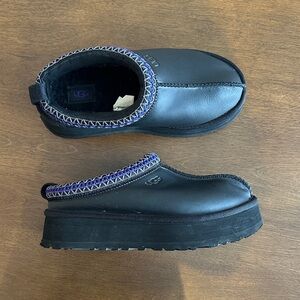 UGG leather platform slides size 7